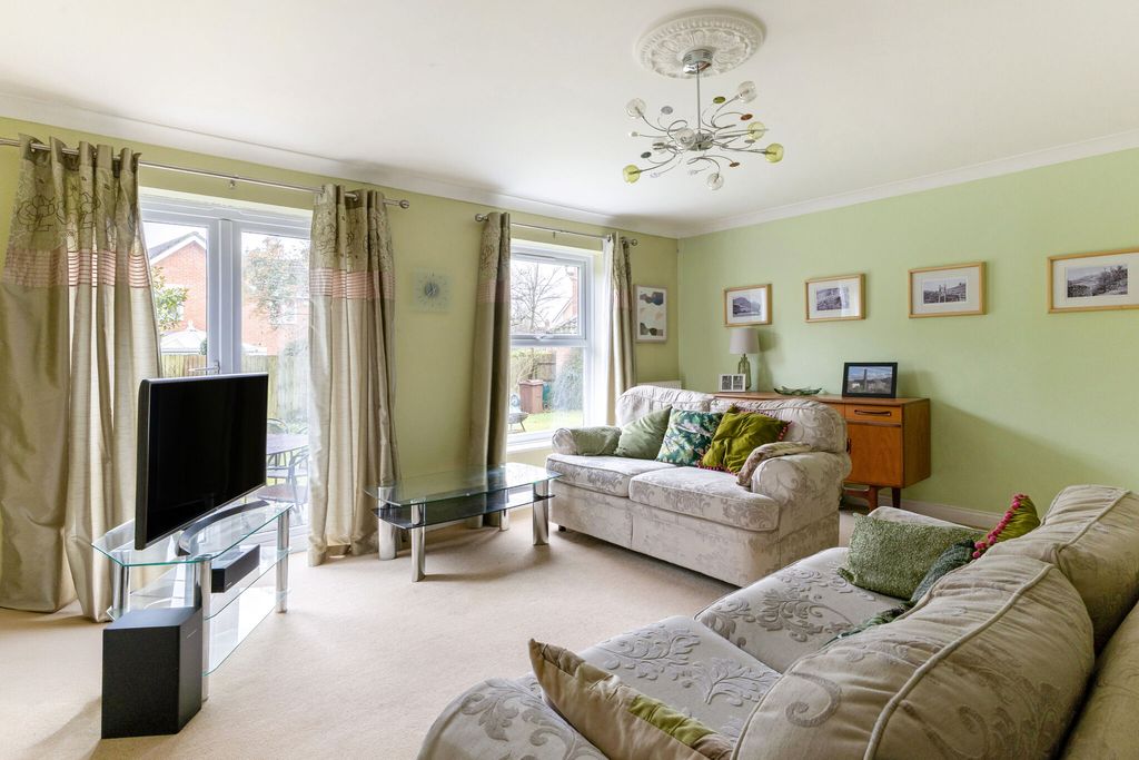 Additional image 4 of 5 bed detached house for saleHuron Drive, Liphook GU30