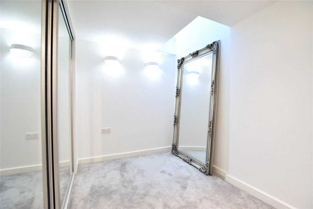Property photo 3 of 7 Dressing Area