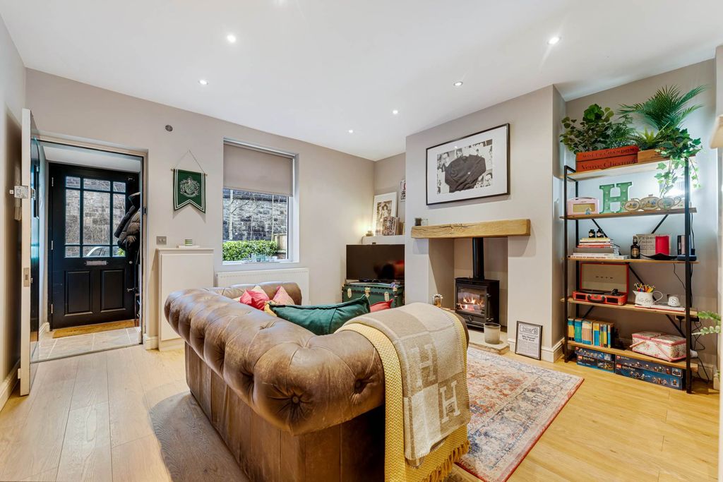 Property photo 3 of 20