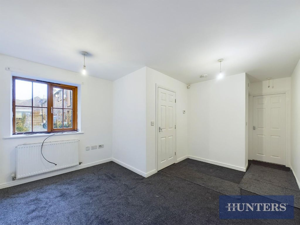 Property photo 3 of 10 Cam03696G0-Pr0319-Still009.Jpg