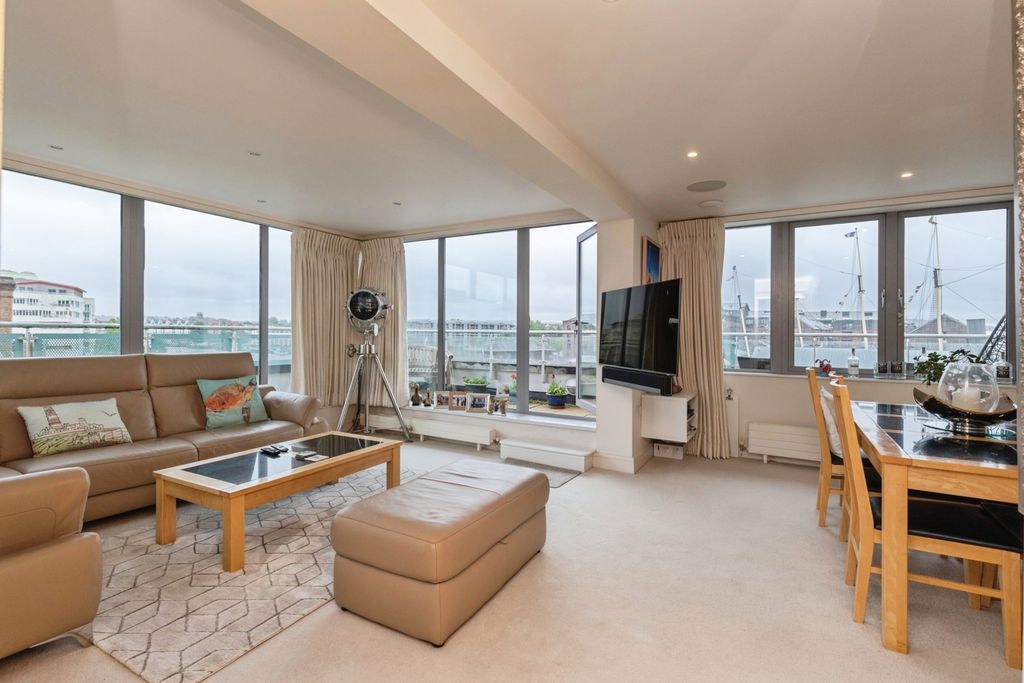 Property photo 2 of 23 Pbox-Img.Jpg