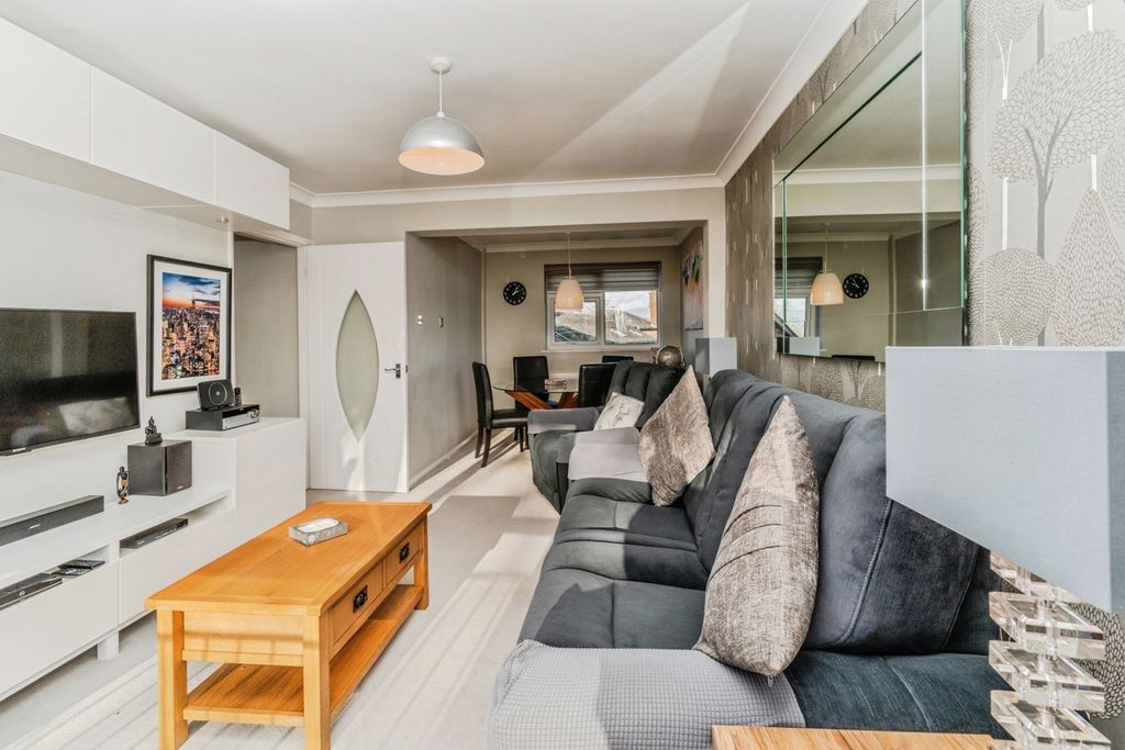 Property photo 3 of 21 Pbox-Img.Jpg