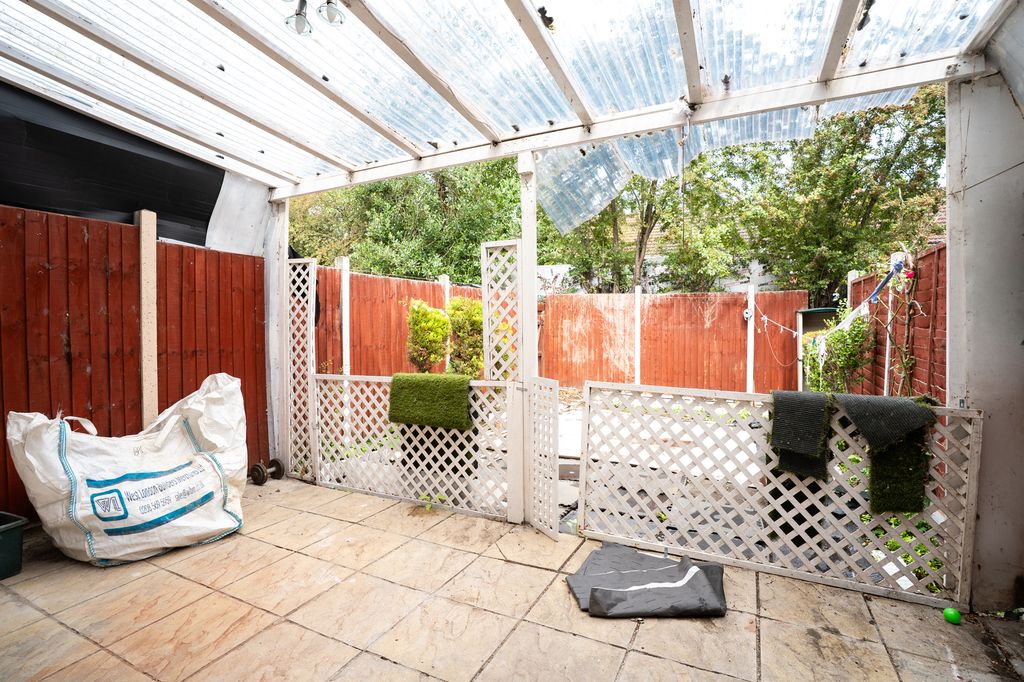 Property photo 2 of 6
