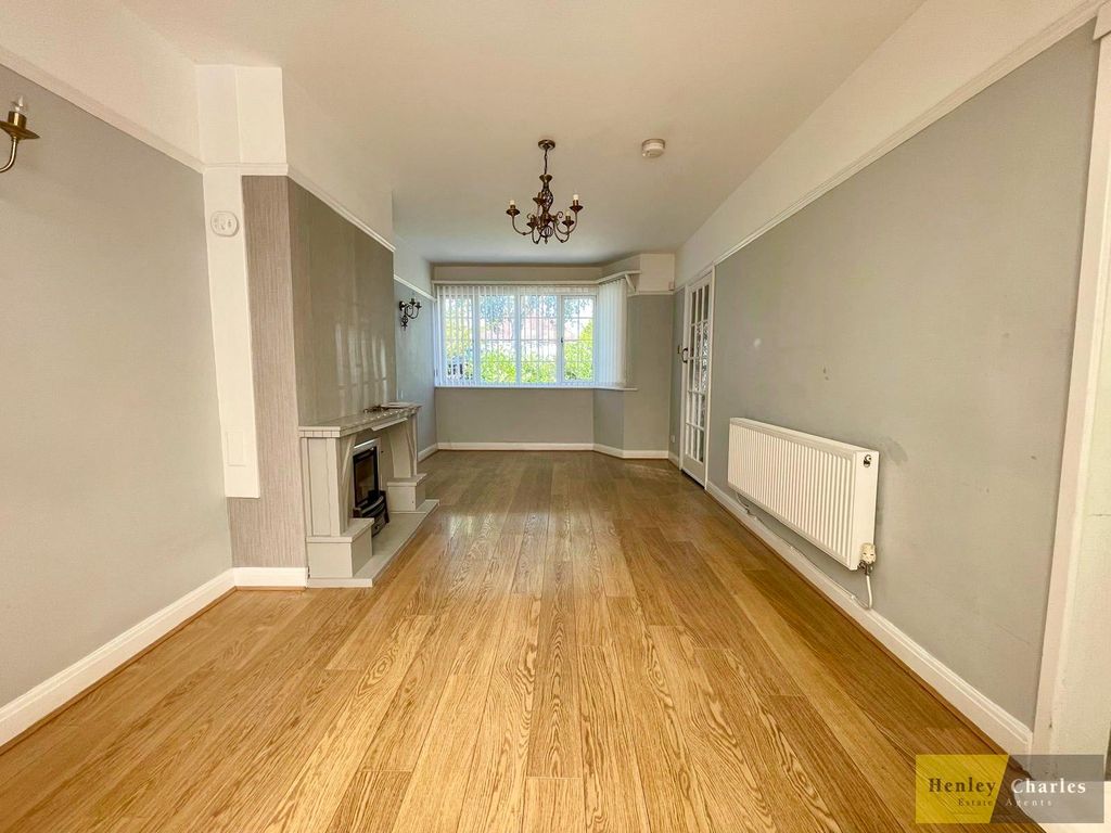 Property photo 2 of 8 20240729-9B0c1799-ce62-4B1c-9434-c82B52A8c69d20240