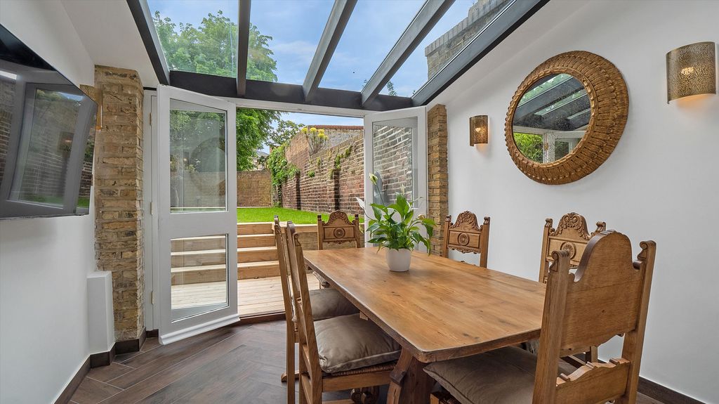 Property photo 3 of 11 Image