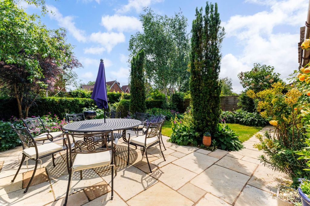 Property photo 2 of 18