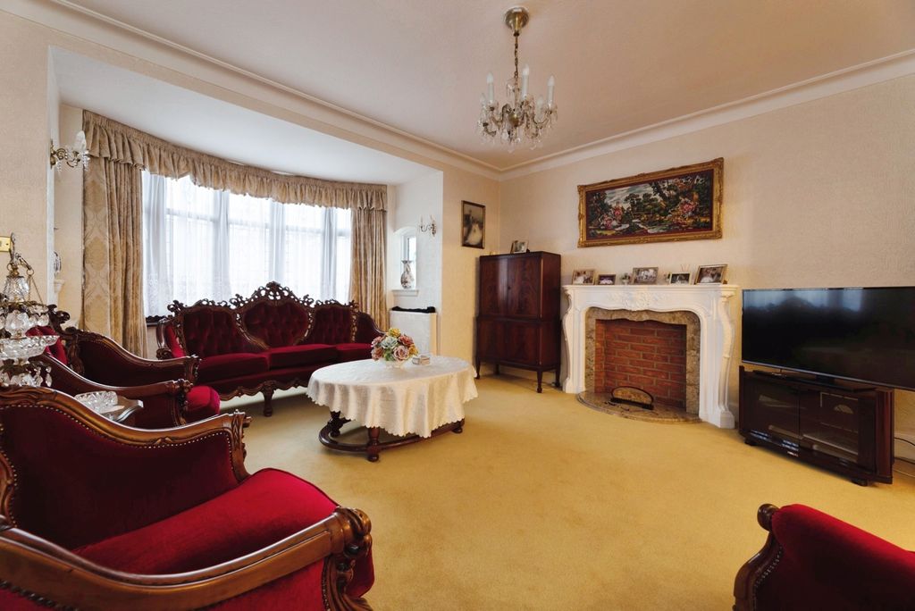 Property photo 2 of 21 Pbox-Img.Jpg