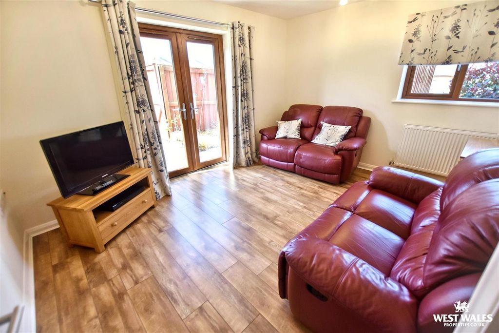 Property photo 2 of 19 17 (6).Jpg