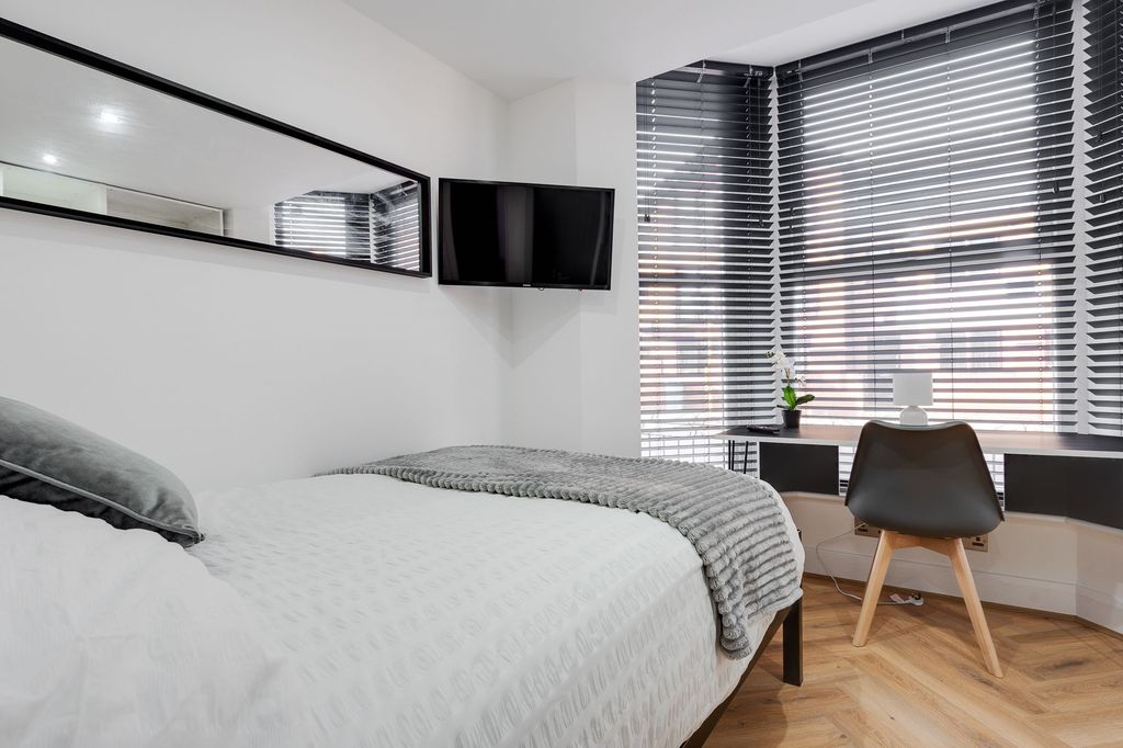 Property photo 3 of 4 A Modern, Well-Maintained Bedroom With Ample Natur...