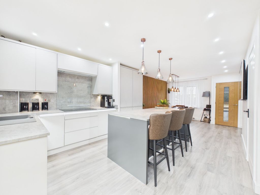 Property photo 2 of 25