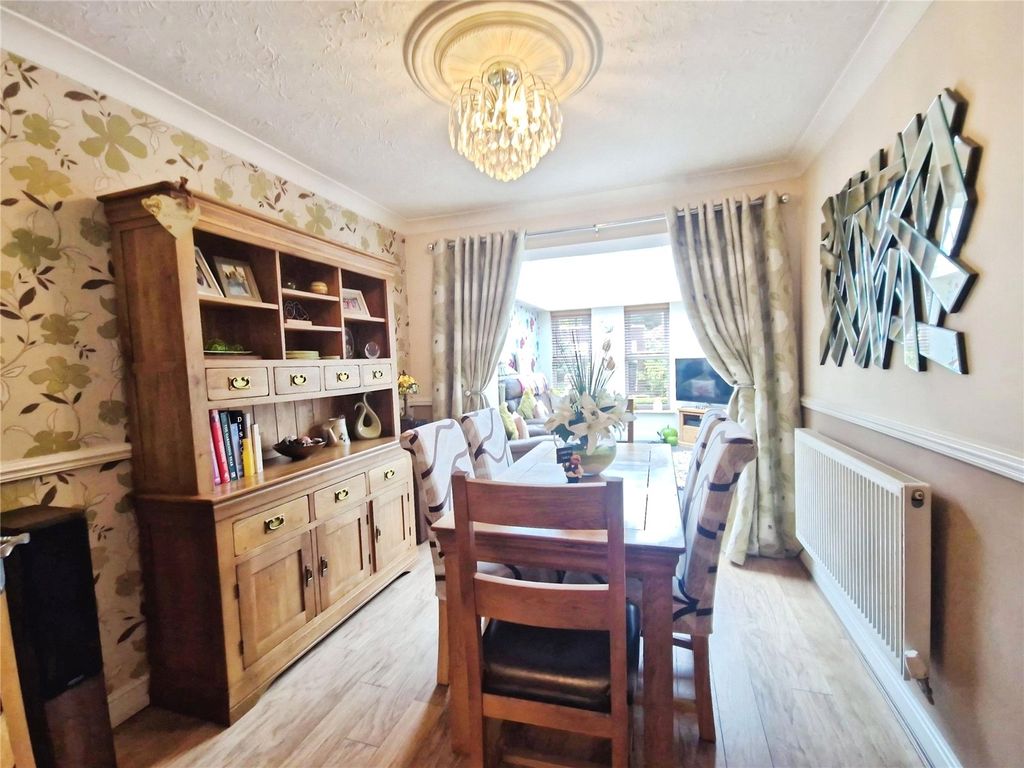 Property photo 3 of 27 Picture No. 23