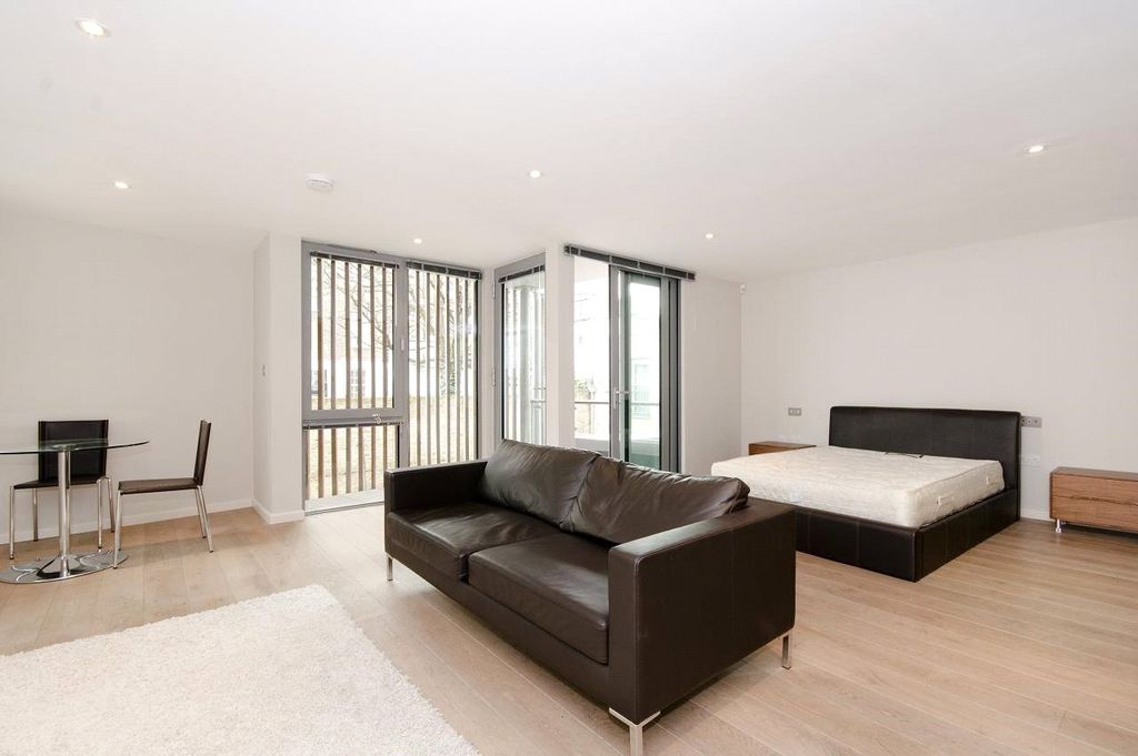Property photo 1 of 8