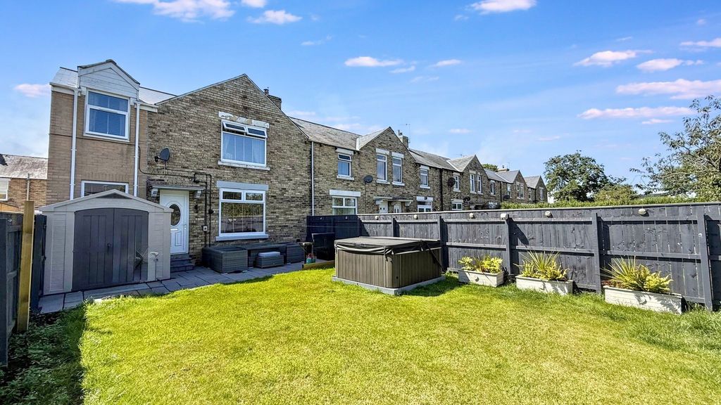 Property photo 1 of 31