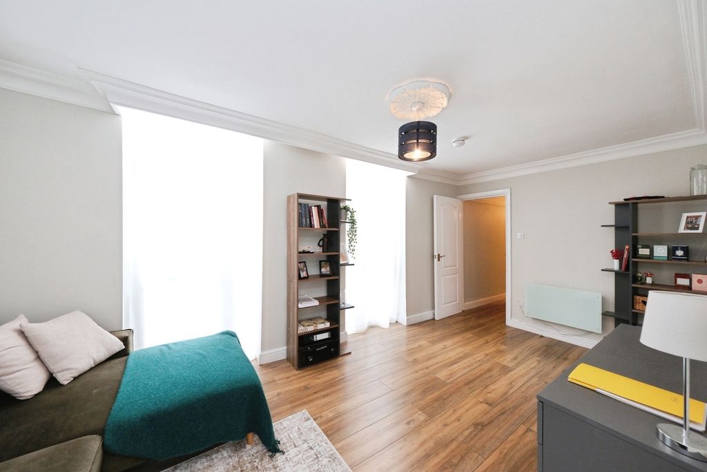 Property photo 3 of 15 Pbox-Img.Jpg