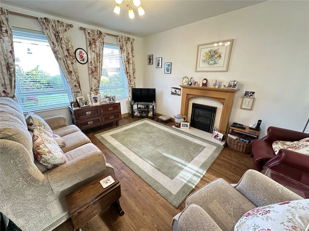 Property photo 2 of 17 Picture No. 08