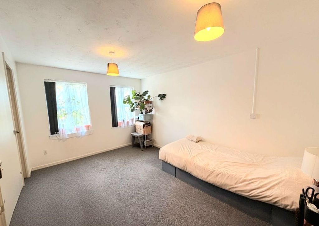 Property photo 2 of 4