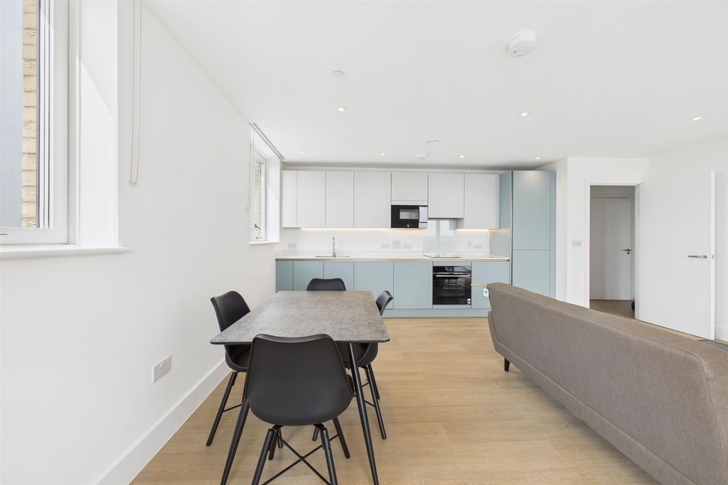 Property photo 3 of 11 2.Jpg