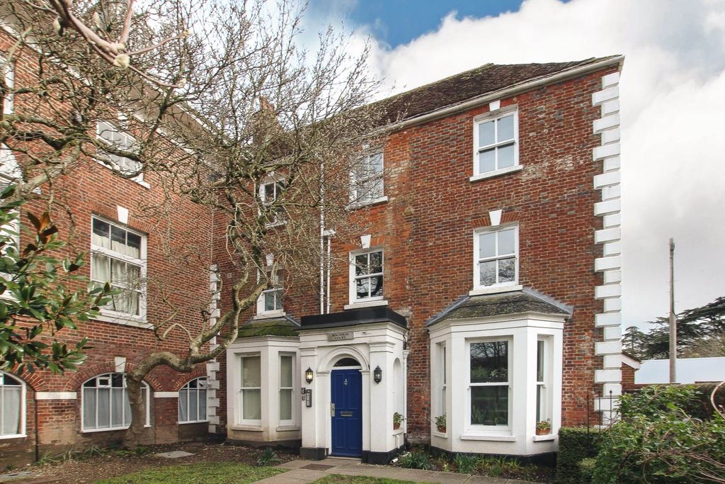 Property photo 1 of 5