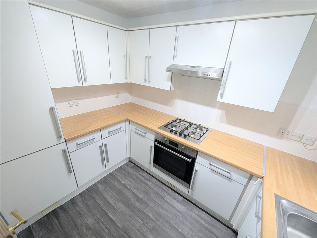 Property photo 2 of 14 1000316895.Jpg