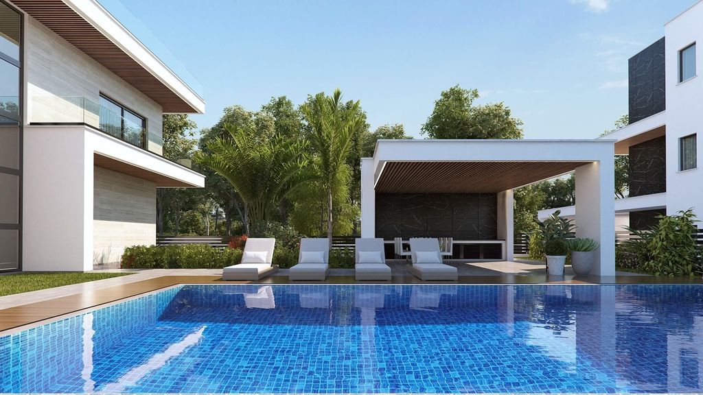 Property photo 3 of 32