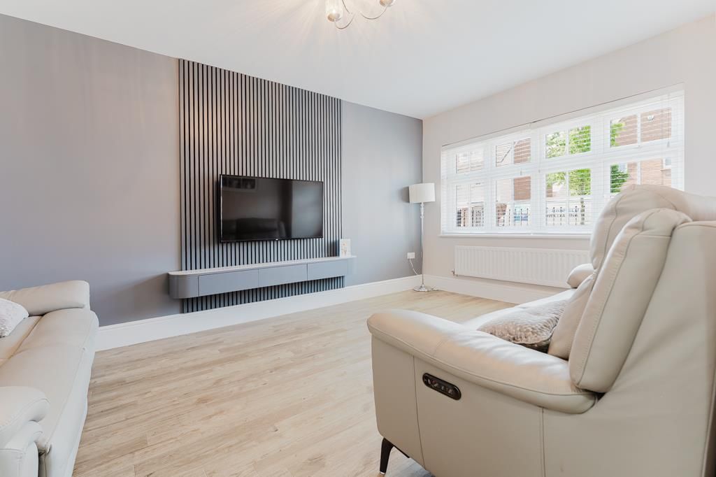Property photo 2 of 25 43 Manor Road, Barton Seagrave (2 Of 25).Jpg