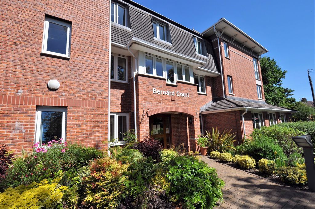 Property photo 1 of 25 Bernard Court Communal Main Entrance