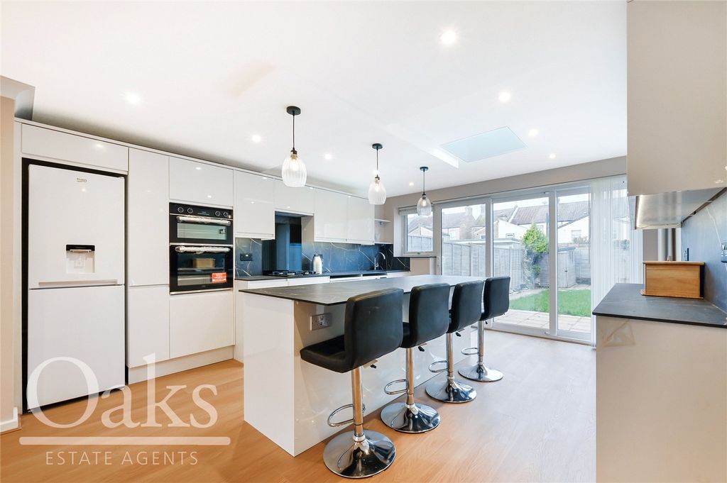 Property photo 2 of 12 Picture No. 10