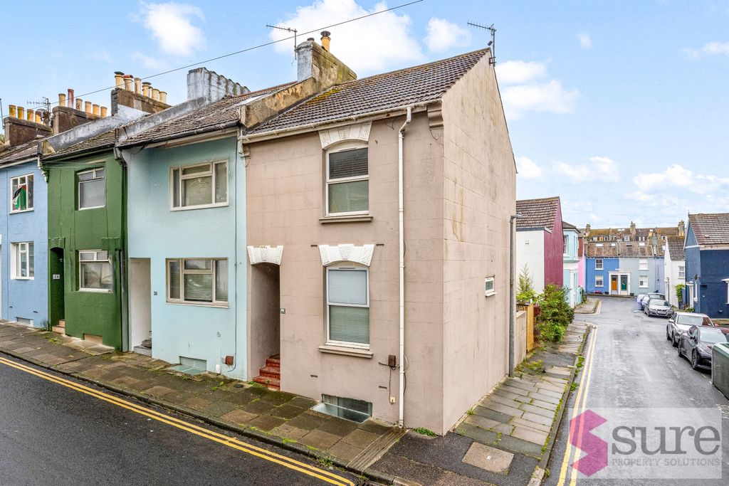 Property photo 1 of 6