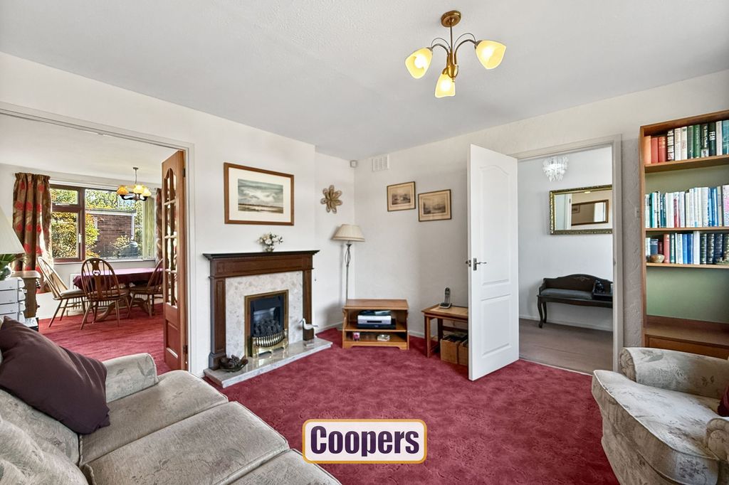 Property photo 2 of 14 Lounge