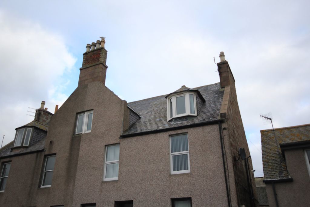 Property photo 1 of 9 Front 