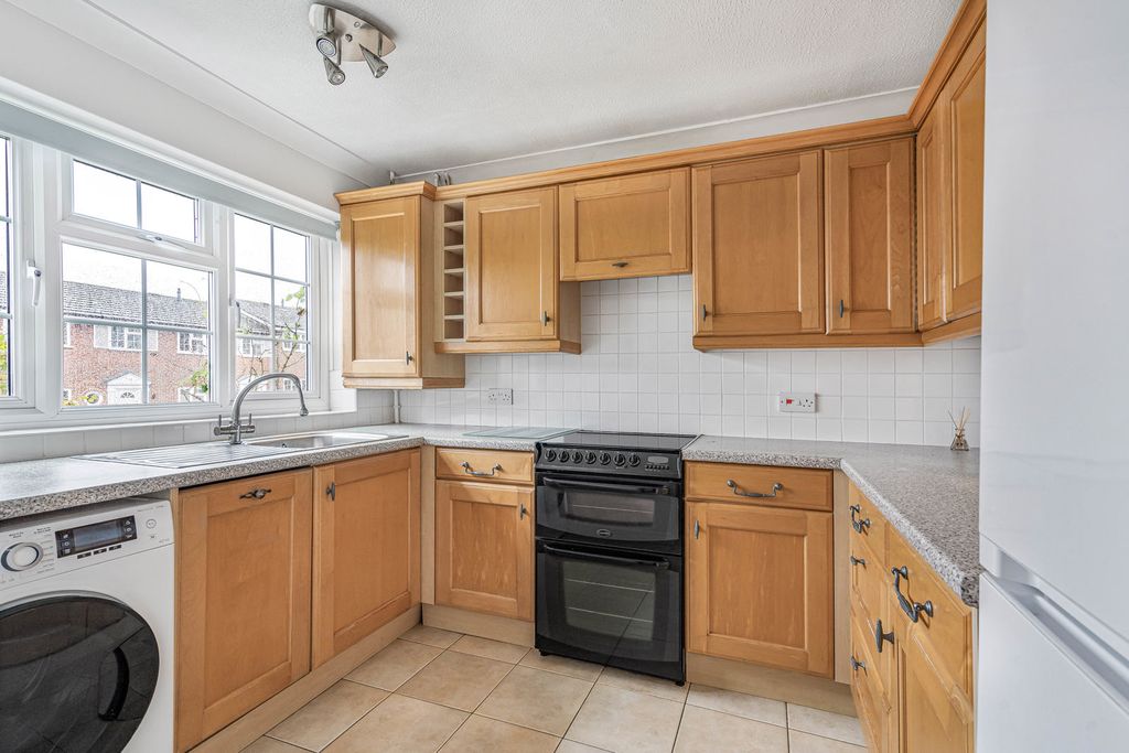 Property photo 3 of 15 Kitchen