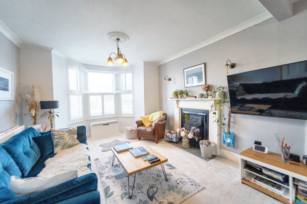 Property photo 3 of 22