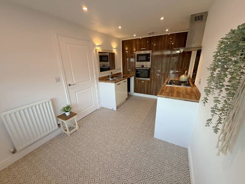 Property photo 3 of 32 Dining Kitchen