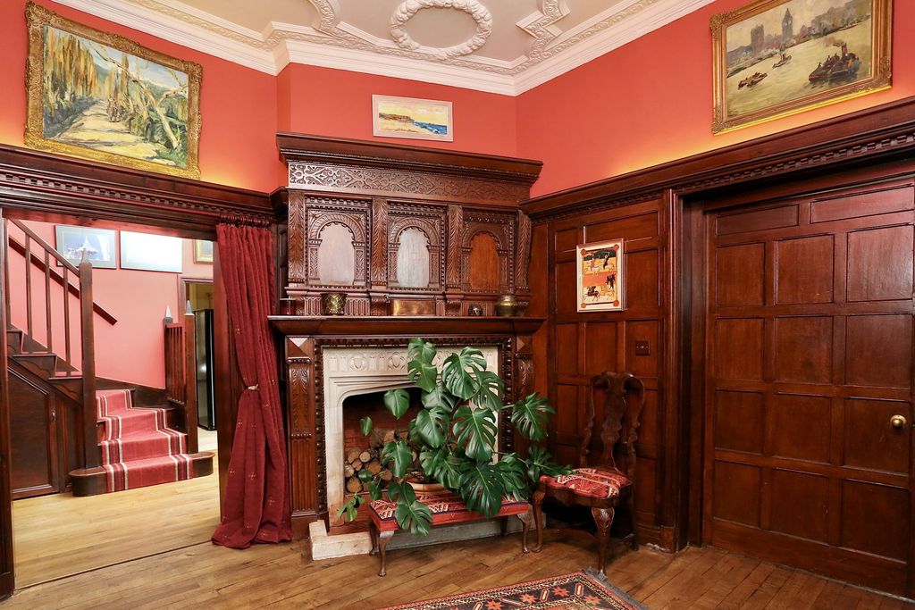 Property photo 2 of 54