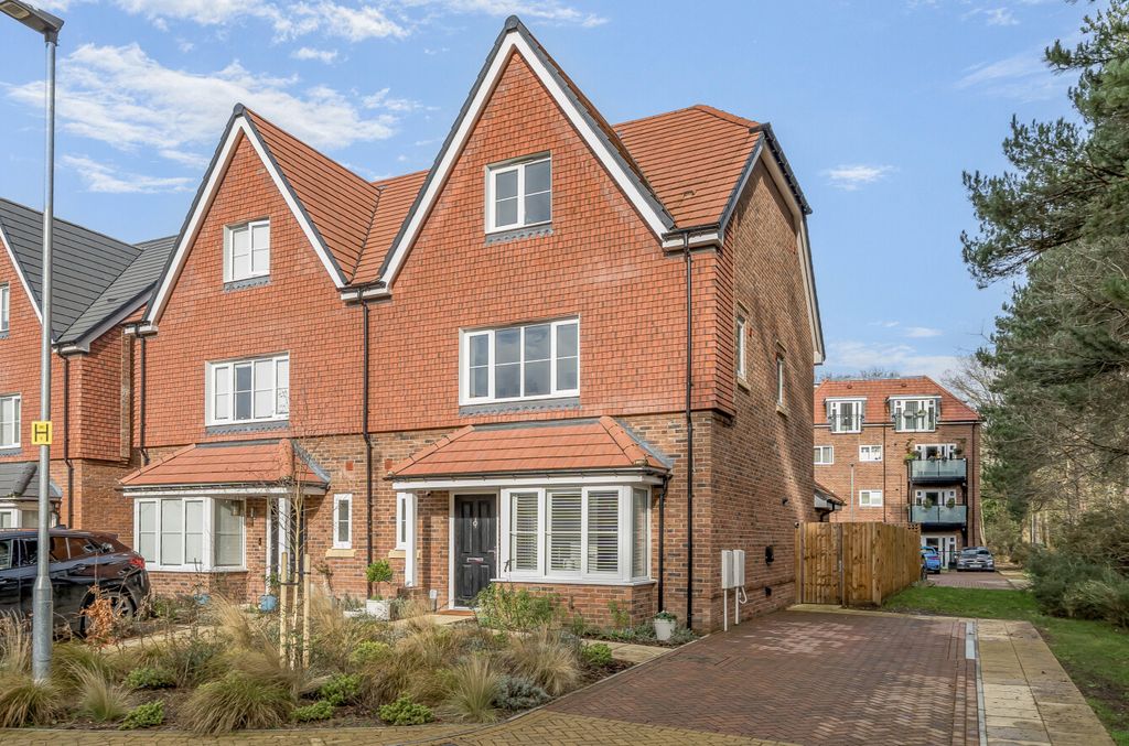 Property photo 1 of 25 1409451-27-698c78...