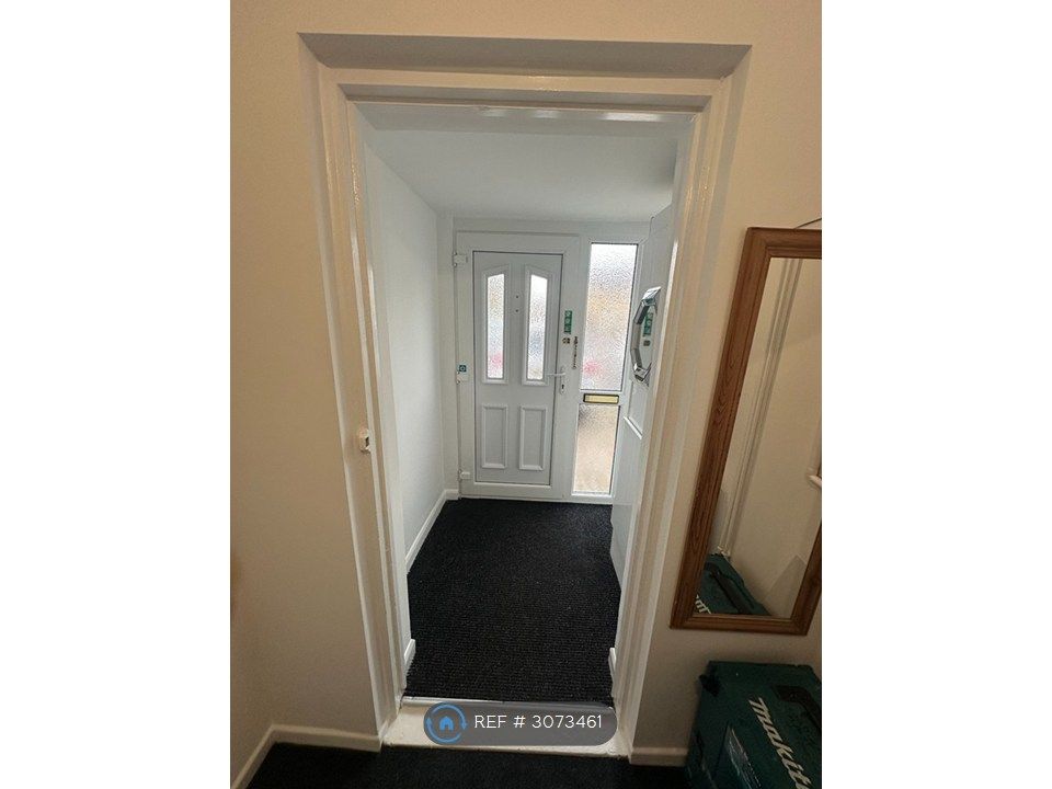 Property photo 2 of 21 Entrance