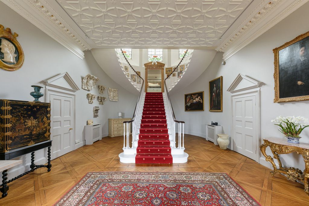 Property photo 2 of 40