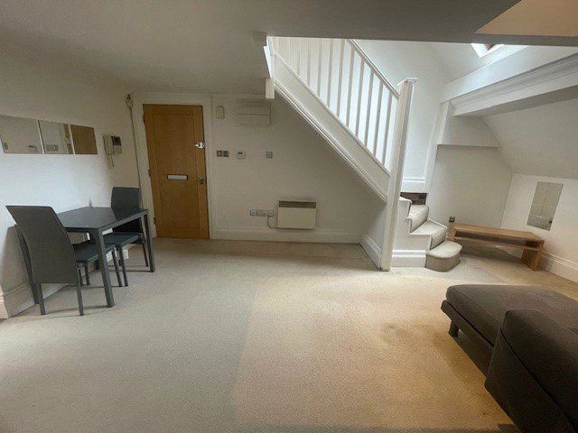 Property photo 2 of 9 Lounge