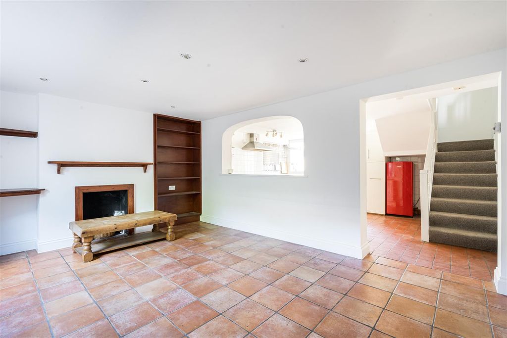 Property photo 3 of 20 Hawley004.Jpg