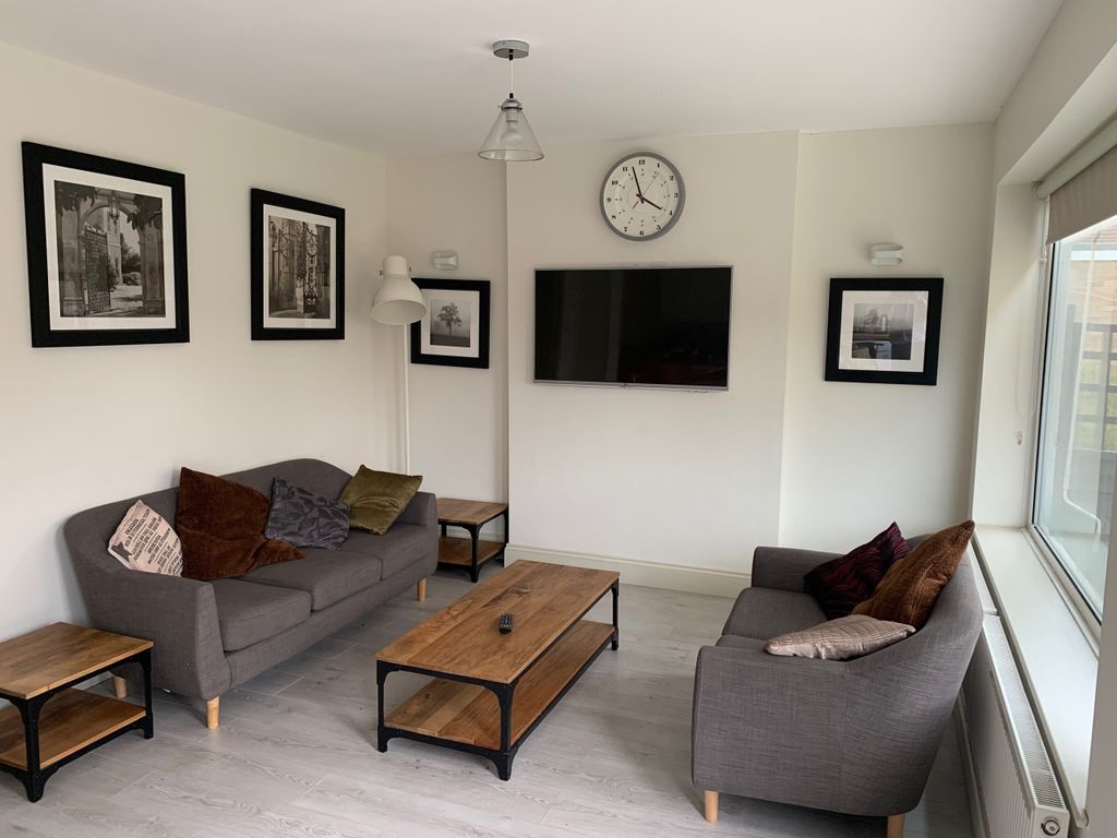 Property photo 2 of 15 Lounge.Jpg