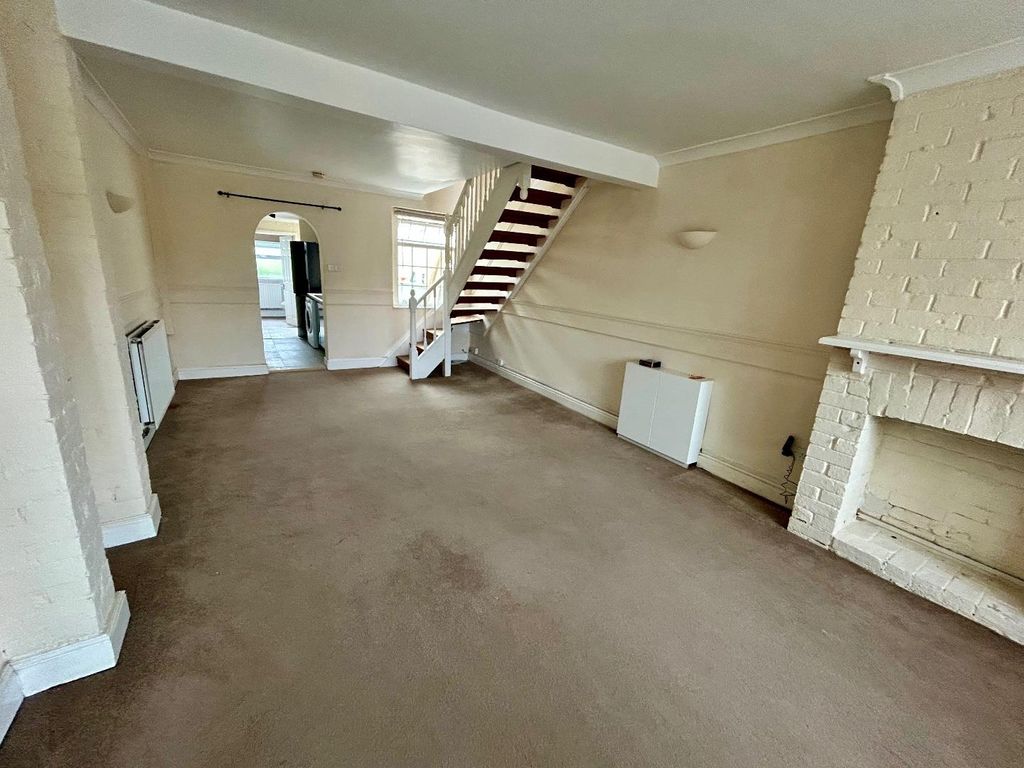 Property photo 2 of 8 Lounge/Dining Room