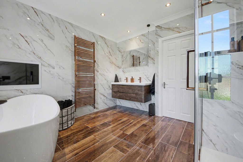 Additional image 21 of 4 bed detached house for salePortsmouth Road, Southampton SO19