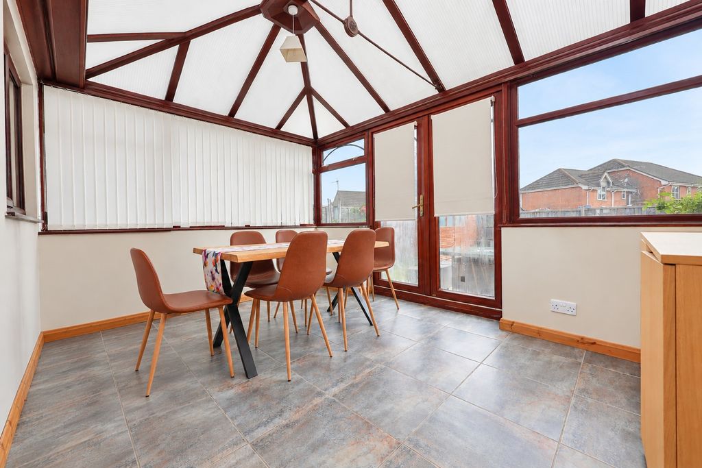 Property photo 2 of 15 5446911