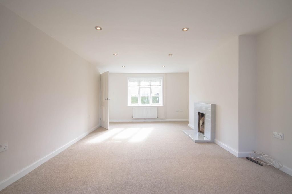 Property photo 2 of 11 Img_7412.Jpg