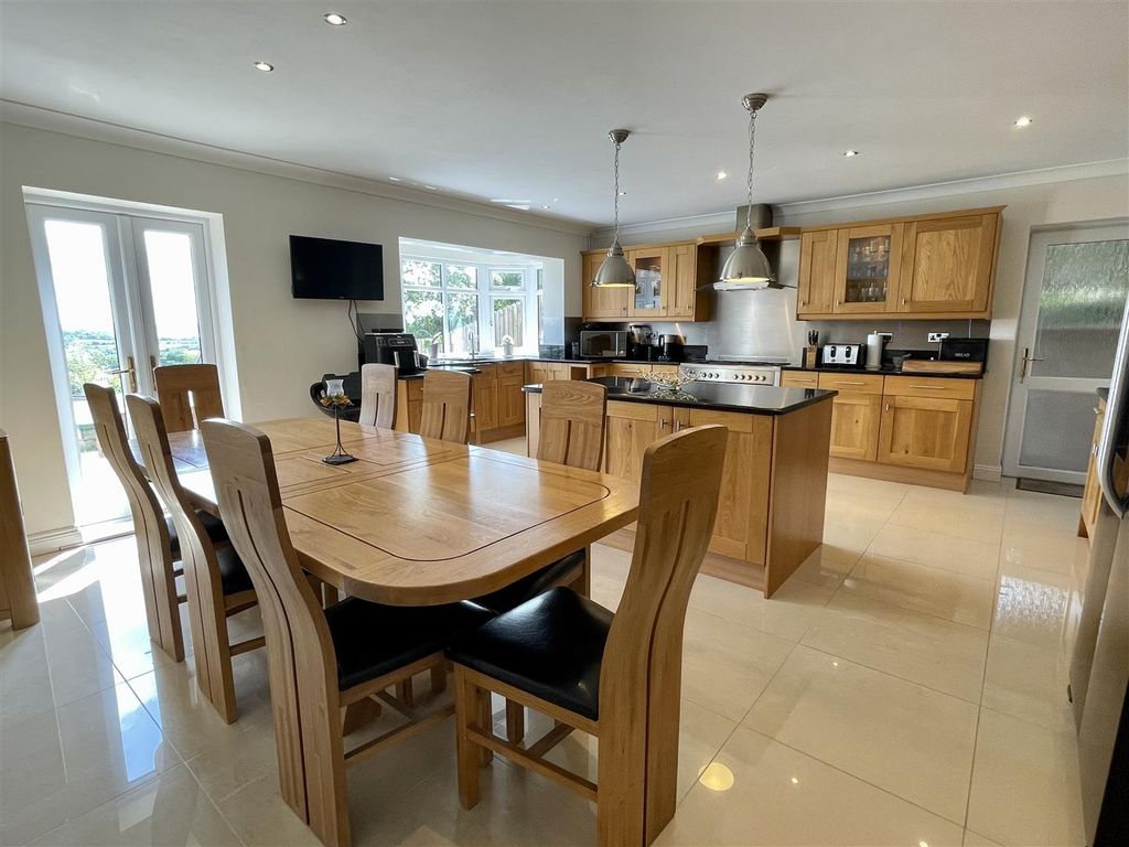 Property photo 2 of 51 Kitchen Dining Room