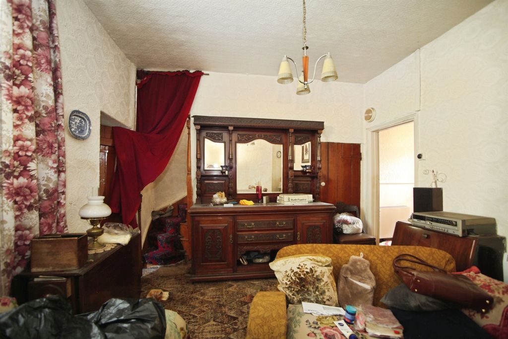 Property photo 2 of 16
