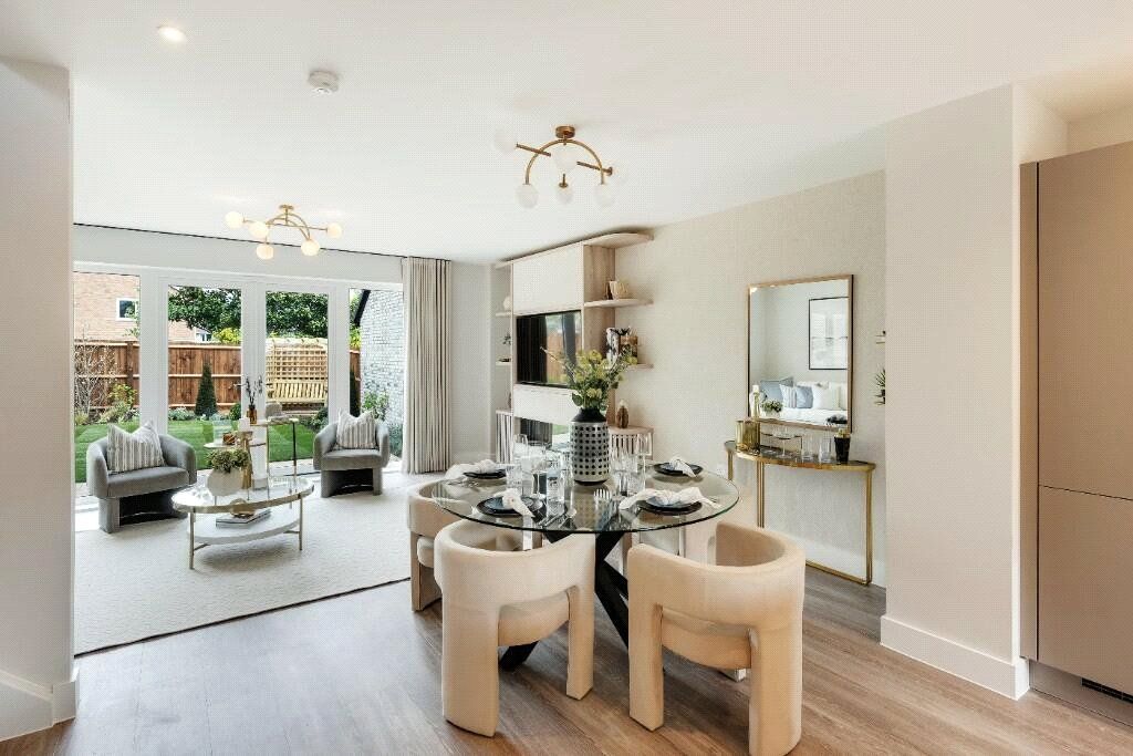 Property photo 3 of 10 Show Home