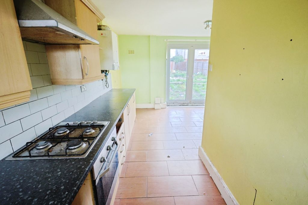 Property photo 3 of 11 Pbox-Img.Jpg