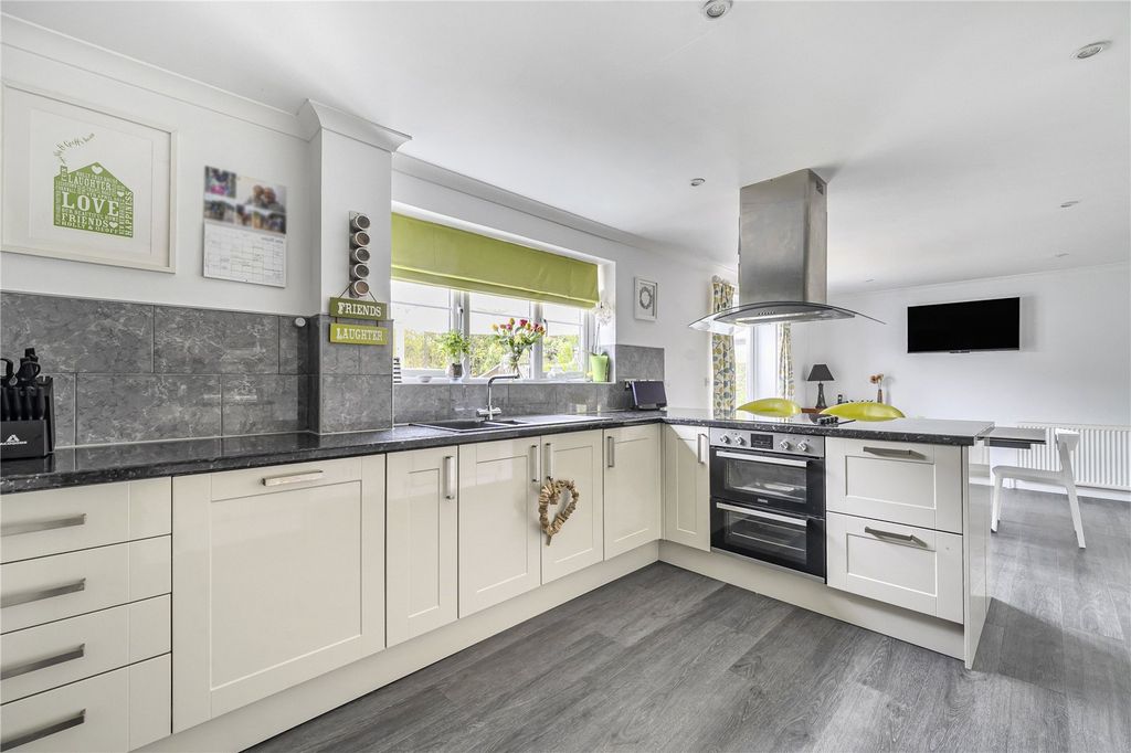 Property photo 3 of 15 Picture No. 07