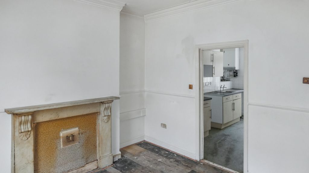 Property photo 2 of 17 Flat 1, 34 Morpeth Street, Springbank, Hull, East Yorkshire, Hu3 1Rg
